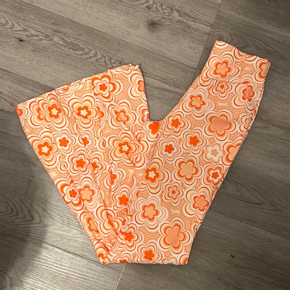 Cute orange groovy pant